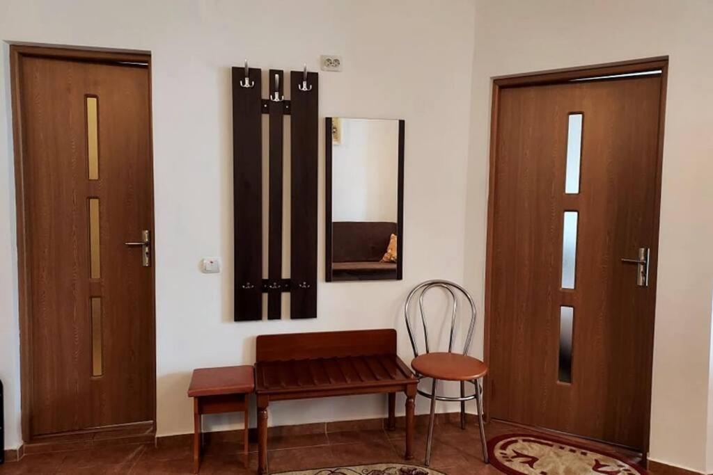 Spacious Flat, With Free Parking & Air Conditioning Floreşti Exteriér fotografie