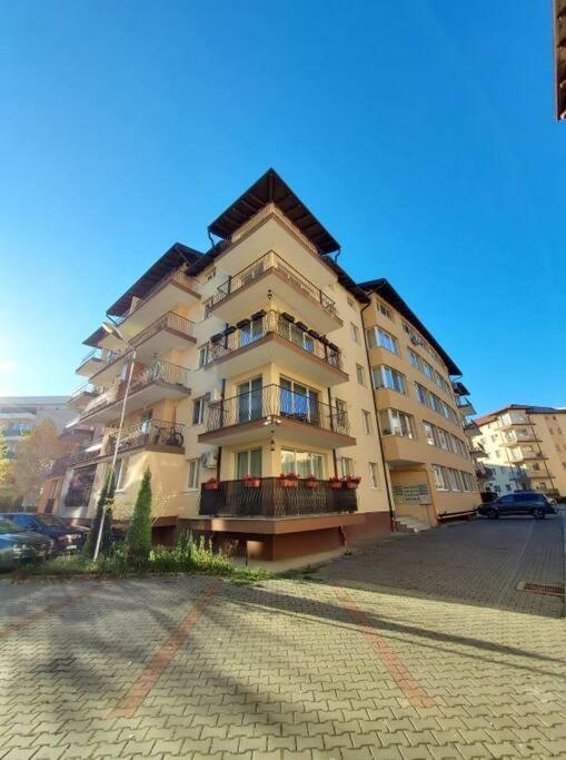 Spacious Flat, With Free Parking & Air Conditioning Floreşti Exteriér fotografie