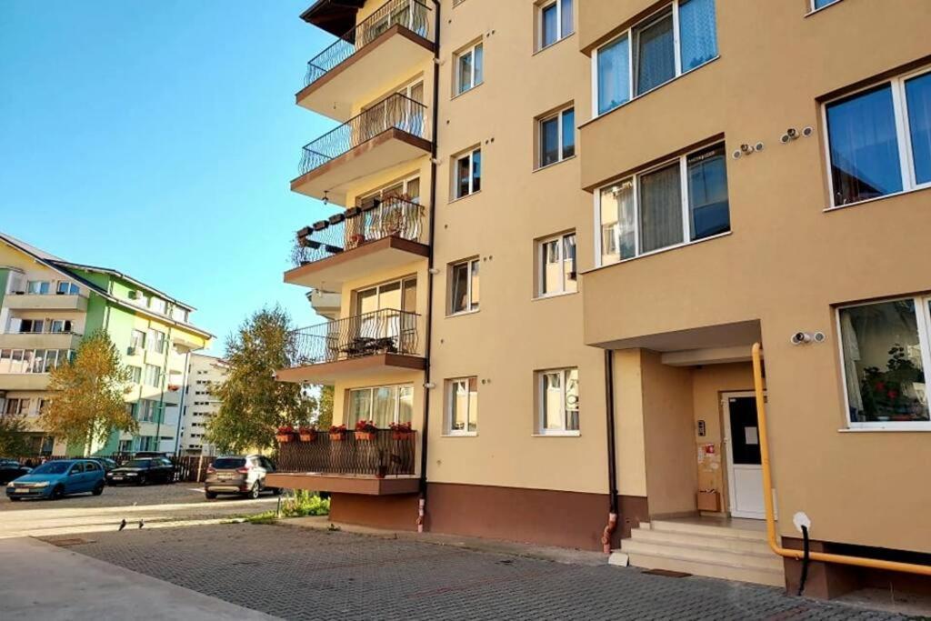 Spacious Flat, With Free Parking & Air Conditioning Floreşti Exteriér fotografie