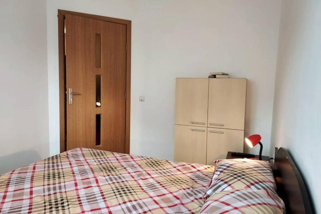 Spacious Flat, With Free Parking & Air Conditioning Floreşti Exteriér fotografie